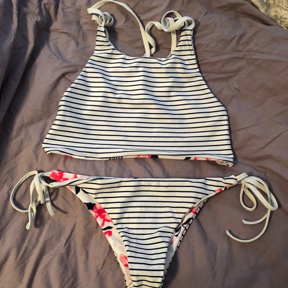 Reversible Bikini Set - Picture 3 of 4